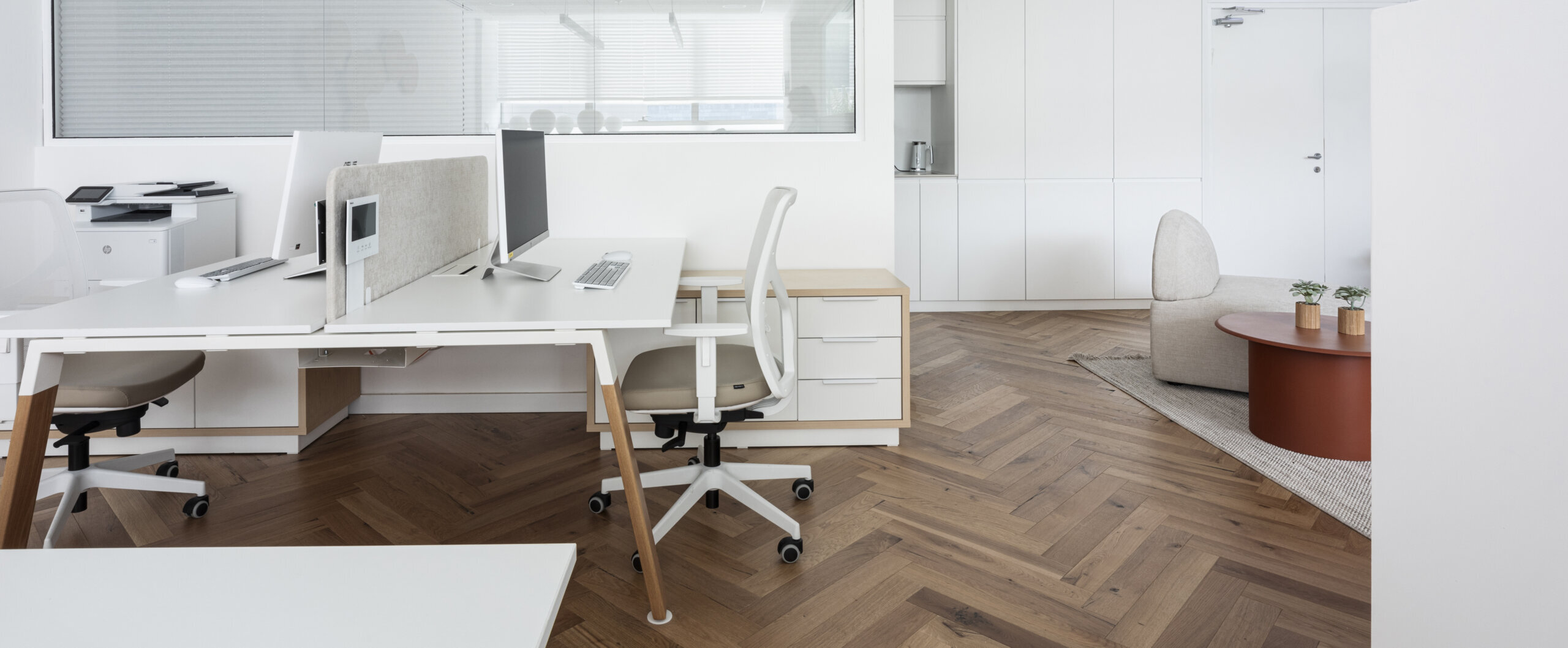 endow-wood-benchelika-chairארגז-מגירותעגלתמחיצה-פיטרו-3.jpg